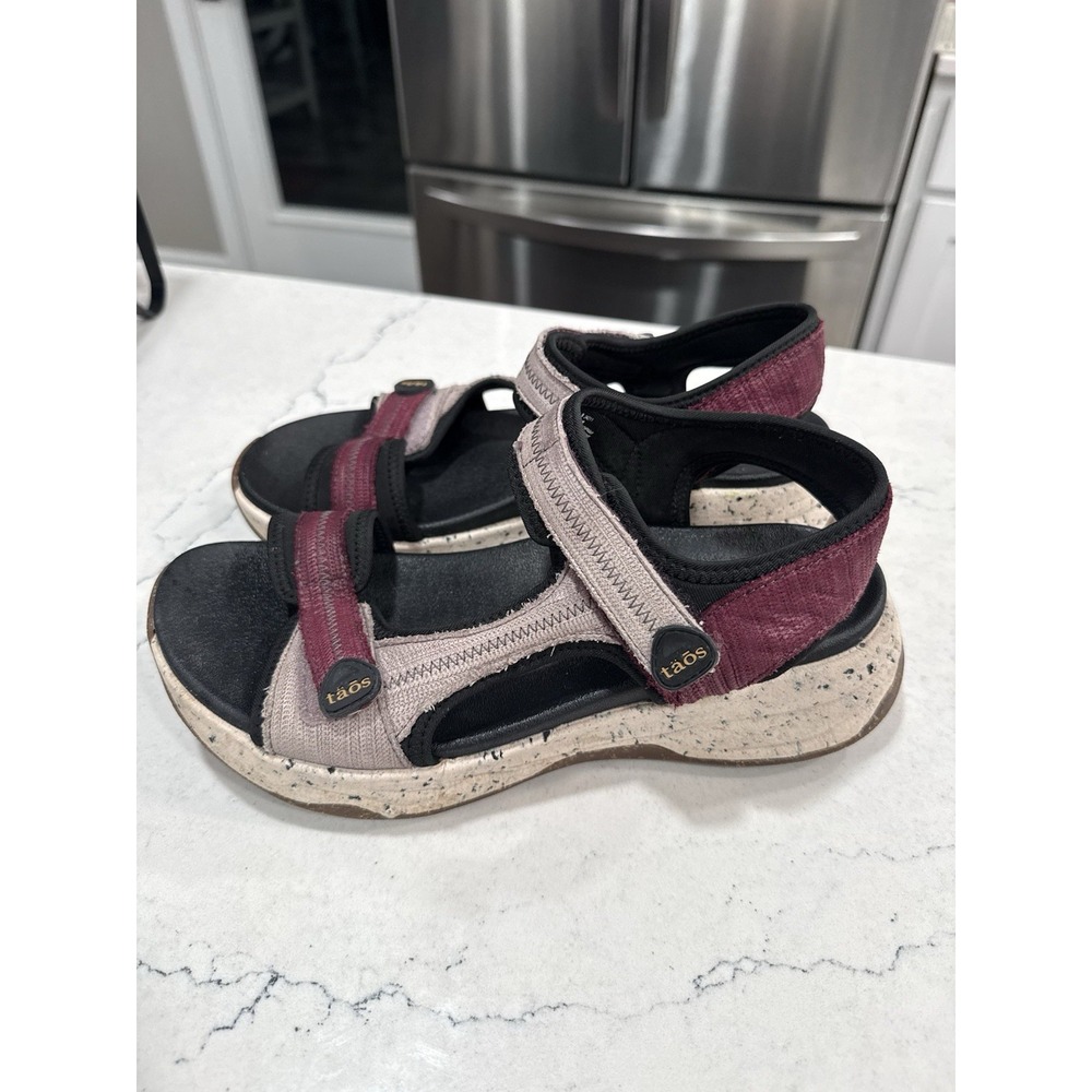 Taos Super Slide Sandal Water Resistant Outdoor Women's Size 9 Plum